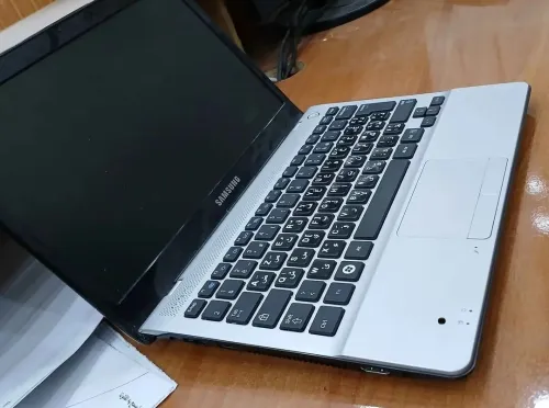 Laptop SAMSUNG 
