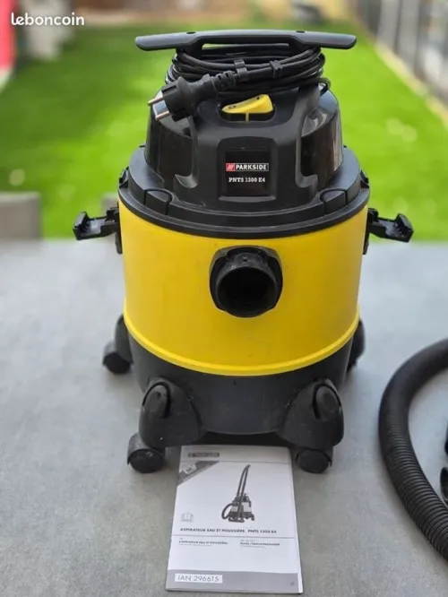 Aspirateur à eau et à sec
