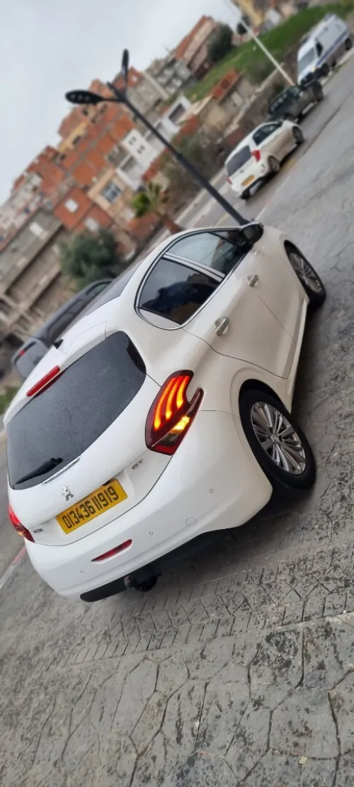 Peugeot 208 2019 Allure Facelift