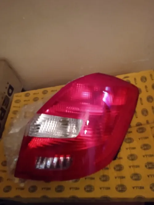 feu arrière droite Skoda Fabia