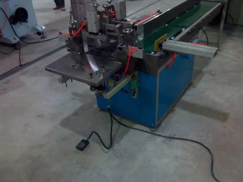  Machine, semi automatique emballage serviette de table