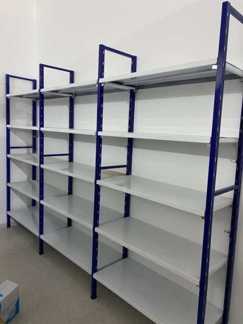 ETAGERE ET RAYONNAGE MÉTALLIQUE 