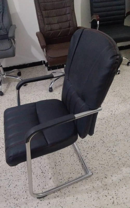 ENSEMBLE DE BUREAU / CHAISE / ARMOIRE/ BUREAU COMPLET 