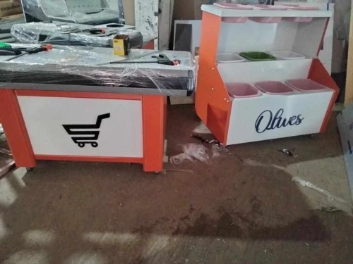 FABRICATION PRÉSENTOIR MÉTALLIQUE FIX/MOBILE SUR MUSURE