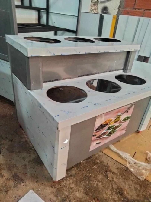 FABRICATION PRÉSENTOIR MÉTALLIQUE FIX/MOBILE SUR MUSURE