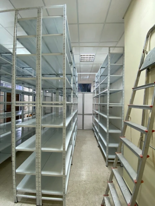 ETAGERE ET RAYONNAGE MÉTALLIQUE 