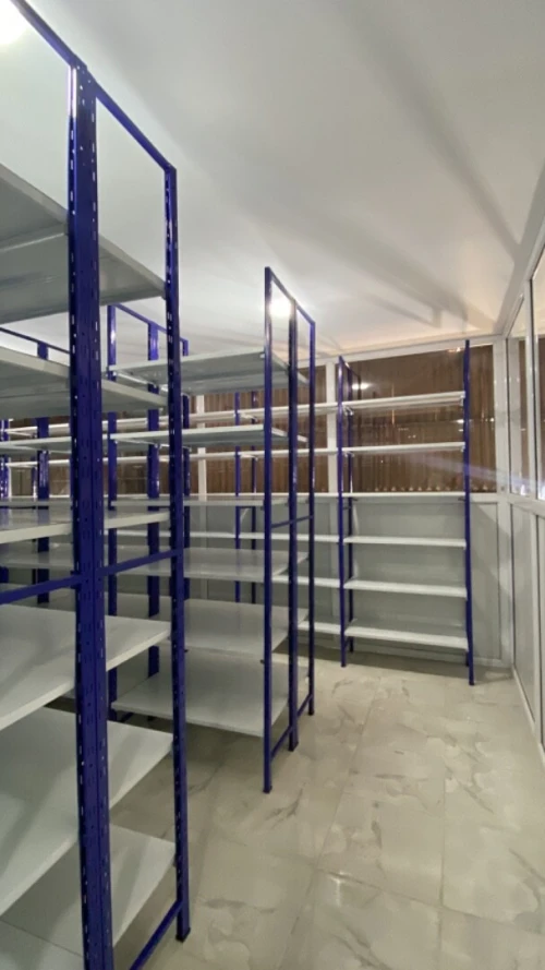 ETAGERE ET RAYONNAGE MÉTALLIQUE 