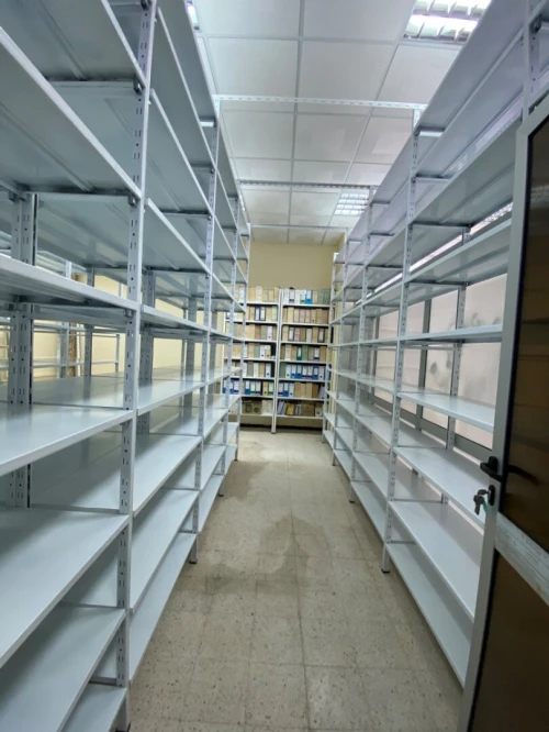 ETAGERE ET RAYONNAGE MÉTALLIQUE 