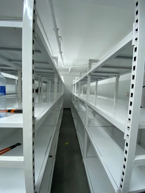 ETAGERE ET RAYONNAGE MÉTALLIQUE 
