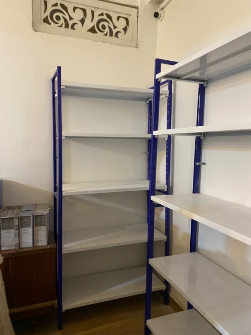 ETAGERE ET RAYONNAGE MÉTALLIQUE 