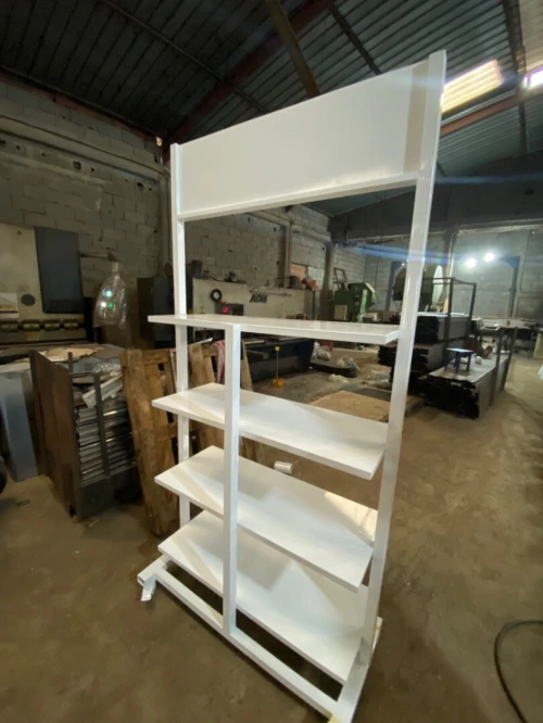 FABRICATION PRÉSENTOIR MÉTALLIQUE FIX/MOBILE SUR MUSURE