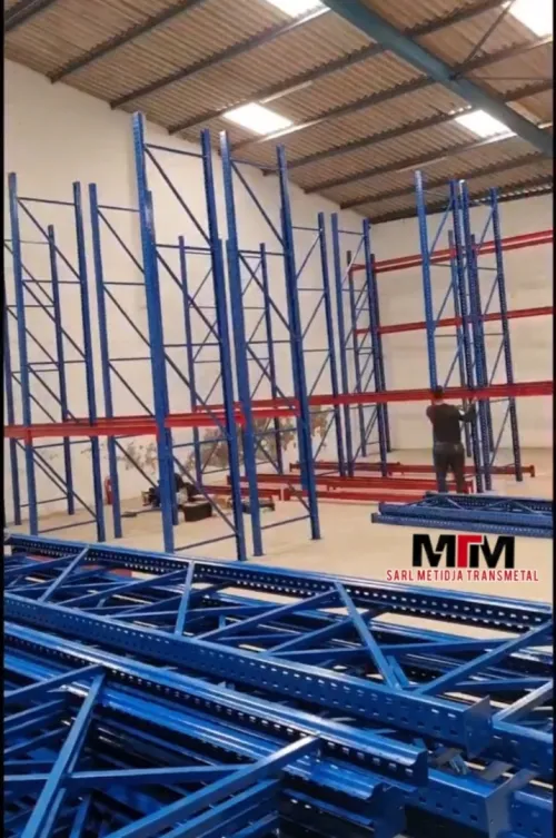 Rayonnage en métal, Étagère métallique, Élément en métal 