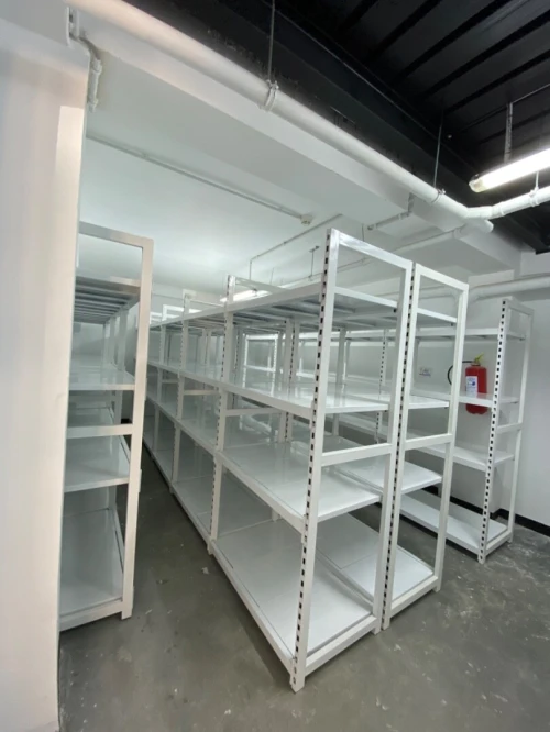 ETAGERE ET RAYONNAGE MÉTALLIQUE 