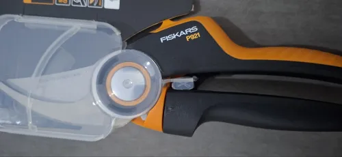 Fiskars sécateur à lame