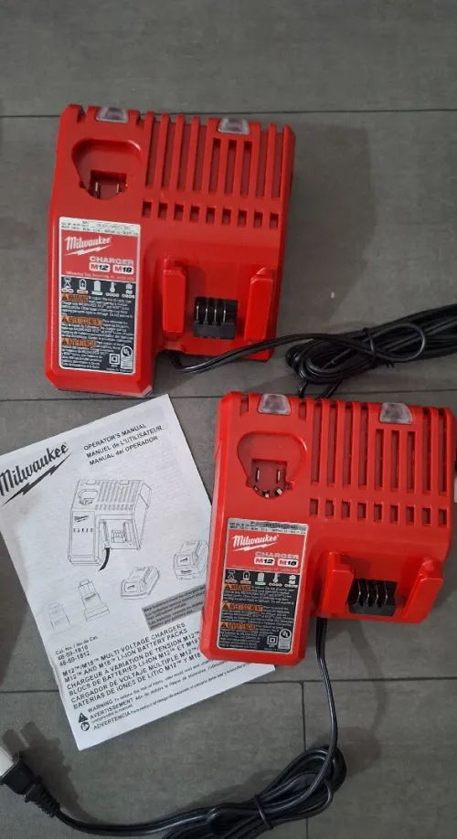 Milwaukee chargeur batterie 18v