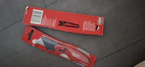 Milwaukee usa fast back utility knife
