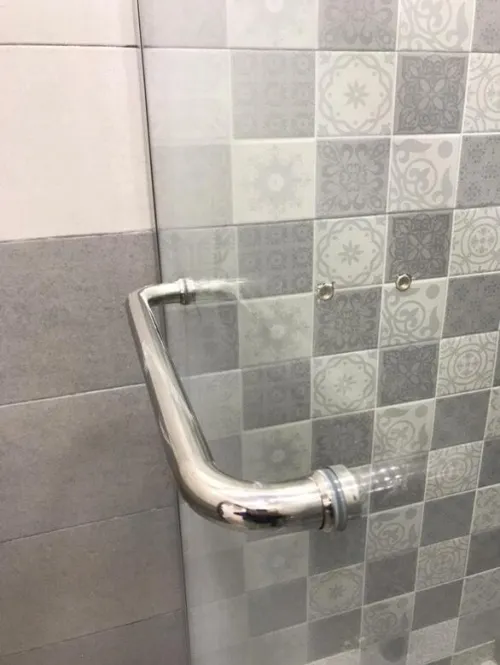 Vente et réparation accesoire vitrine cabine de douche gros et détails livraison 58 wilaya