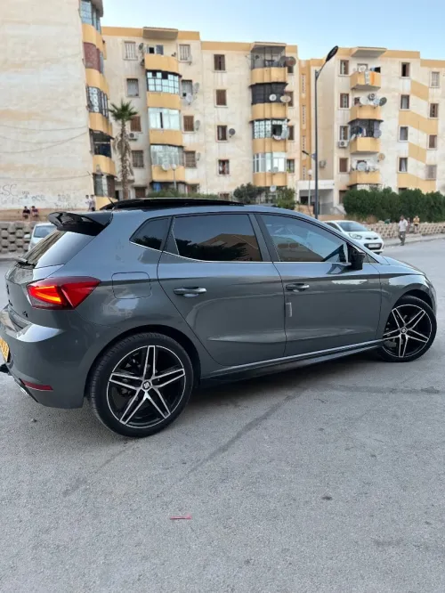 Seat Ibiza 2018 HIGH
