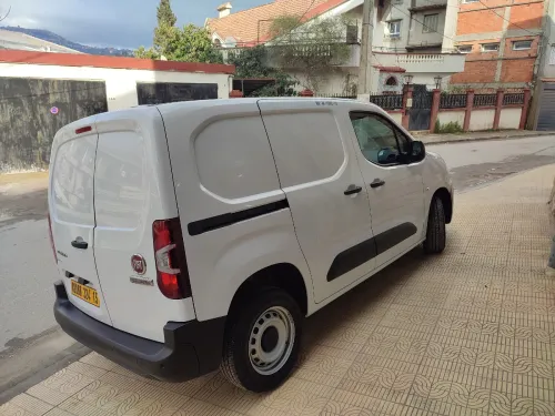 Fiat Doblo 2024 2 places
