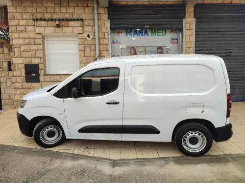 Fiat Doblo 2024 2 places