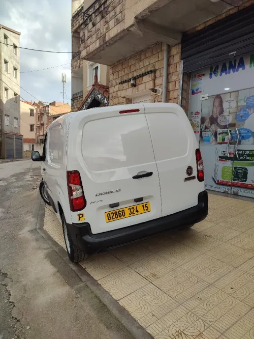 Fiat Doblo 2024 2 places