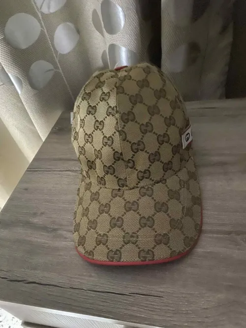 CASQUETTES 