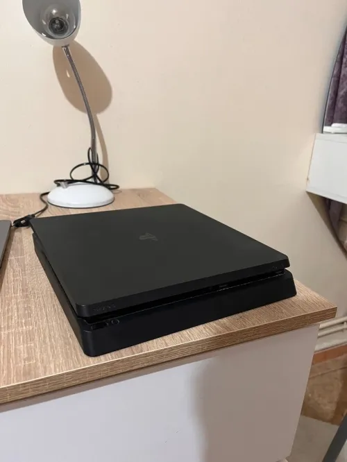 PS4 slim