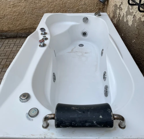 Baignoire Jacuzzi, Confort et Relaxation à Domicile