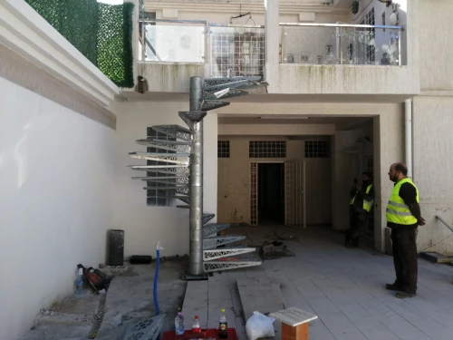 FABRICATION D'ESCALIER METALLIQUES SUR MESURE