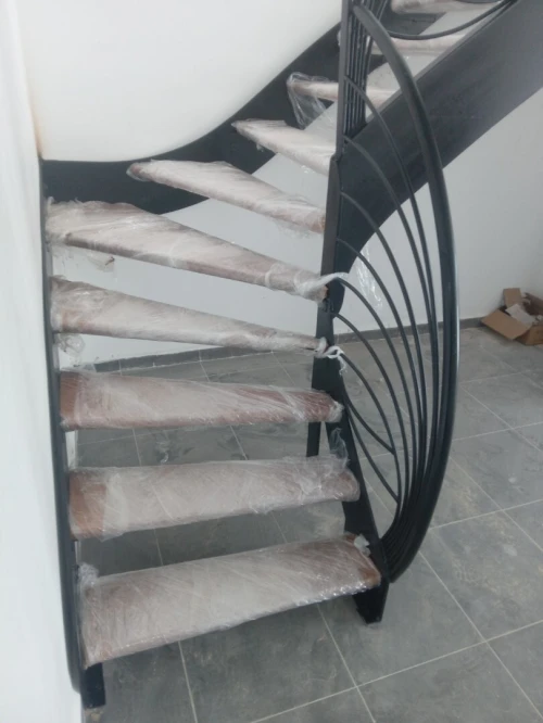 FABRICATION D'ESCALIER METALLIQUES SUR MESURE