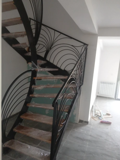 FABRICATION D'ESCALIER METALLIQUES SUR MESURE
