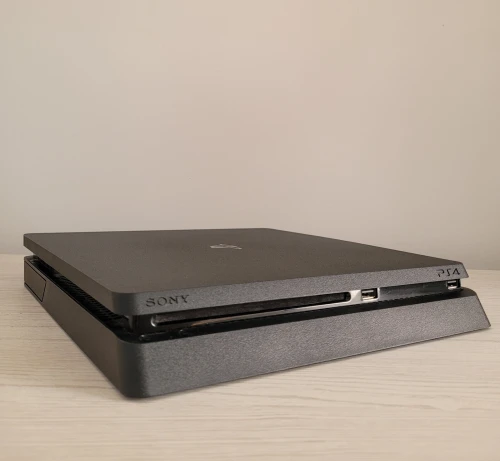 PS4 slim