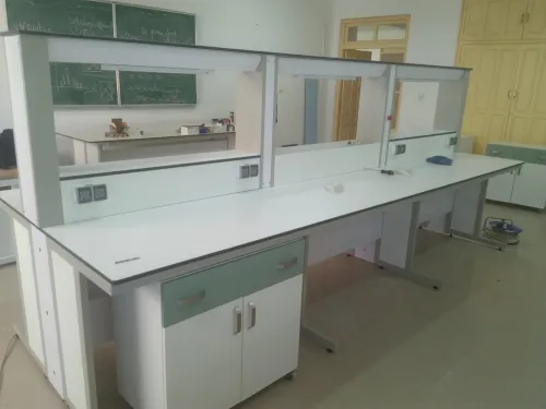 Fabrication de mobilier de laboratoire 