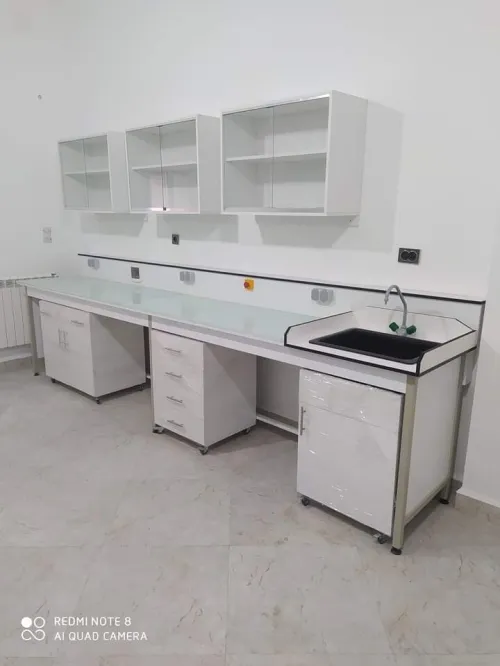 Fabrication de mobilier de laboratoire 