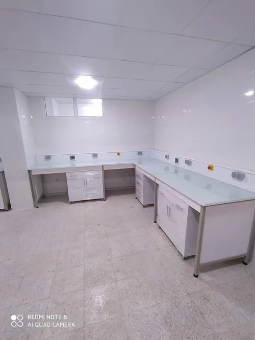 Fabrication de mobilier de laboratoire 