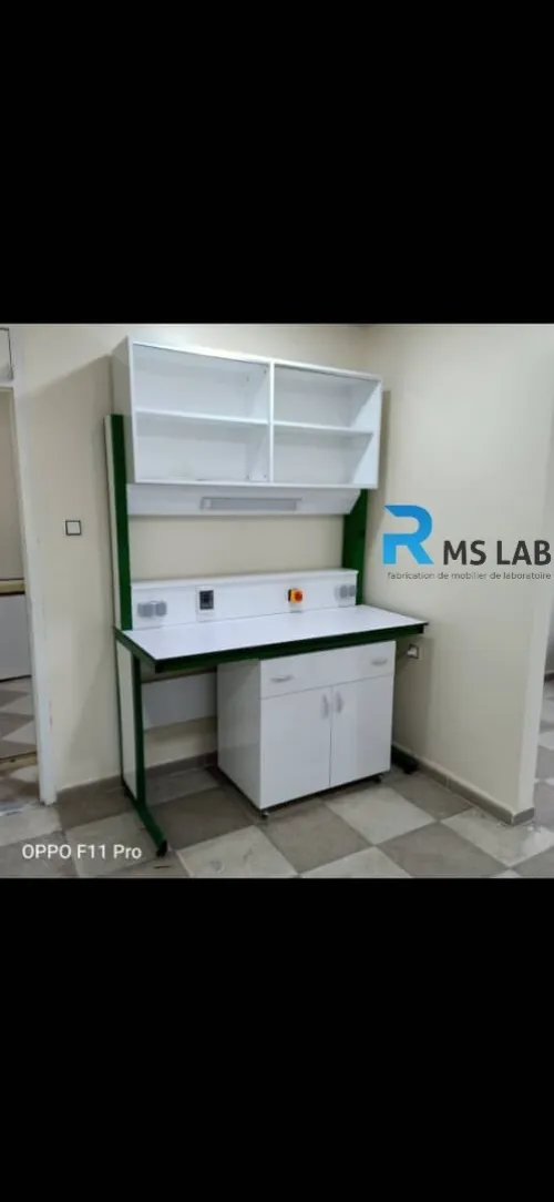 Fabrication de mobilier de laboratoire