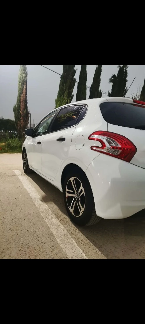 Peugeot 208 2015 Access Facelift