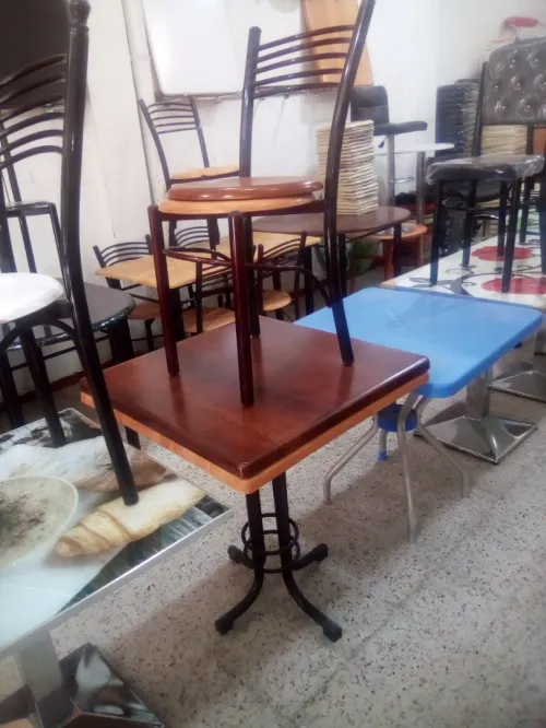 Tables et chaises طاولة طابلة و كراسي 