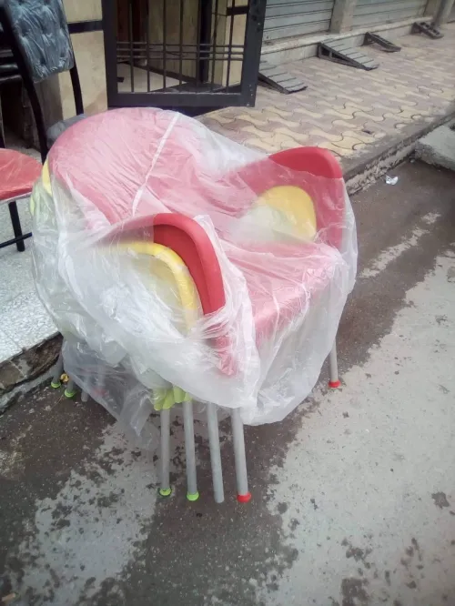 Tables et chaises طاولة طابلة و كراسي 