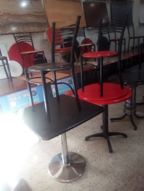 Tables et chaises طاولة طابلة و كراسي 