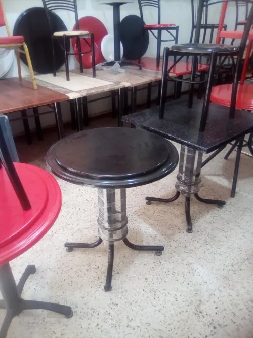 Tables et chaises طاولة طابلة و كراسي 