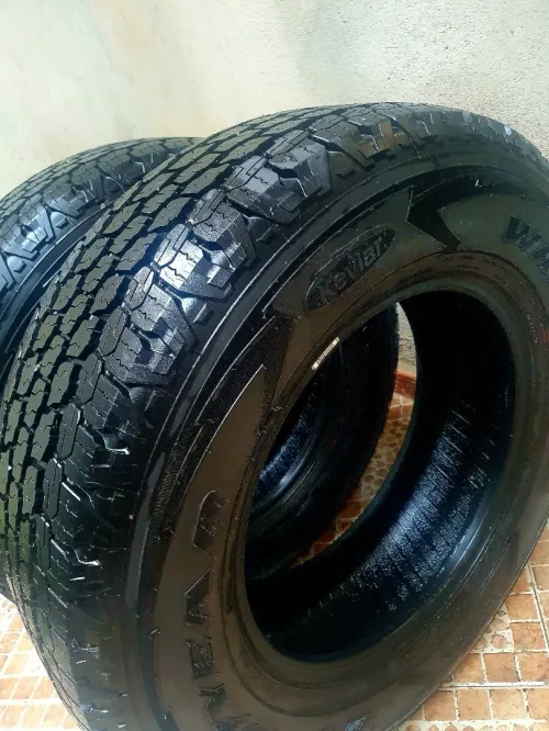 4 pnues goodyear 255/70R18