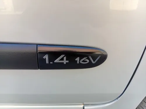 Renault Clio 2 1998 Initial