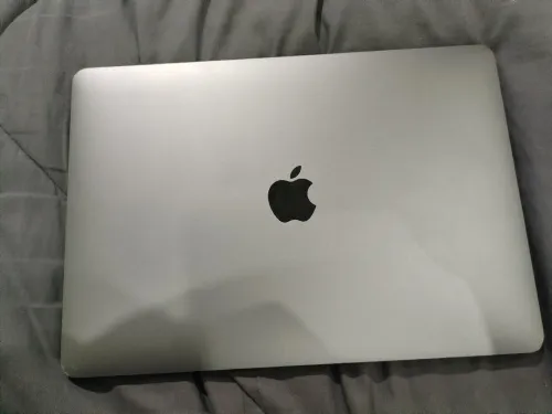 MacBook pro 2022 m2