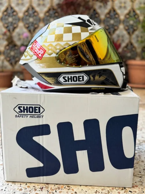 Casque Shoei motegi 4 comme neuf 