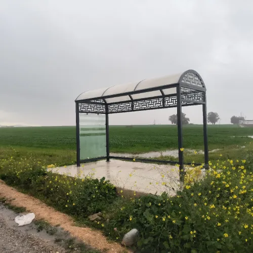 موقف حافلات عصري // Abri Bus