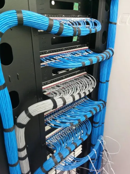Installation Réseaux Informatiques & Pose et soudure Fibre Optique (Entreprises & Particuliers)