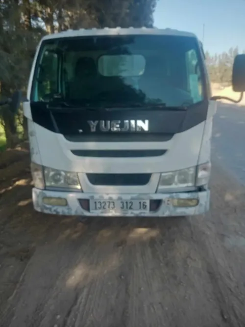 Location très belle camion avec chauffeur 