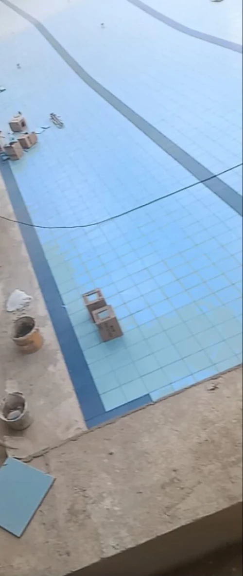 Revêtement pour piscine et sanitaires....