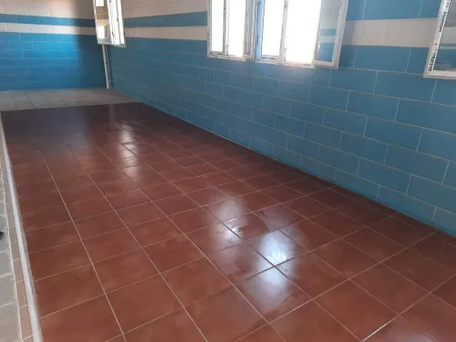 Grès cérame, faïence , terre cuite piscine, mosaïque..